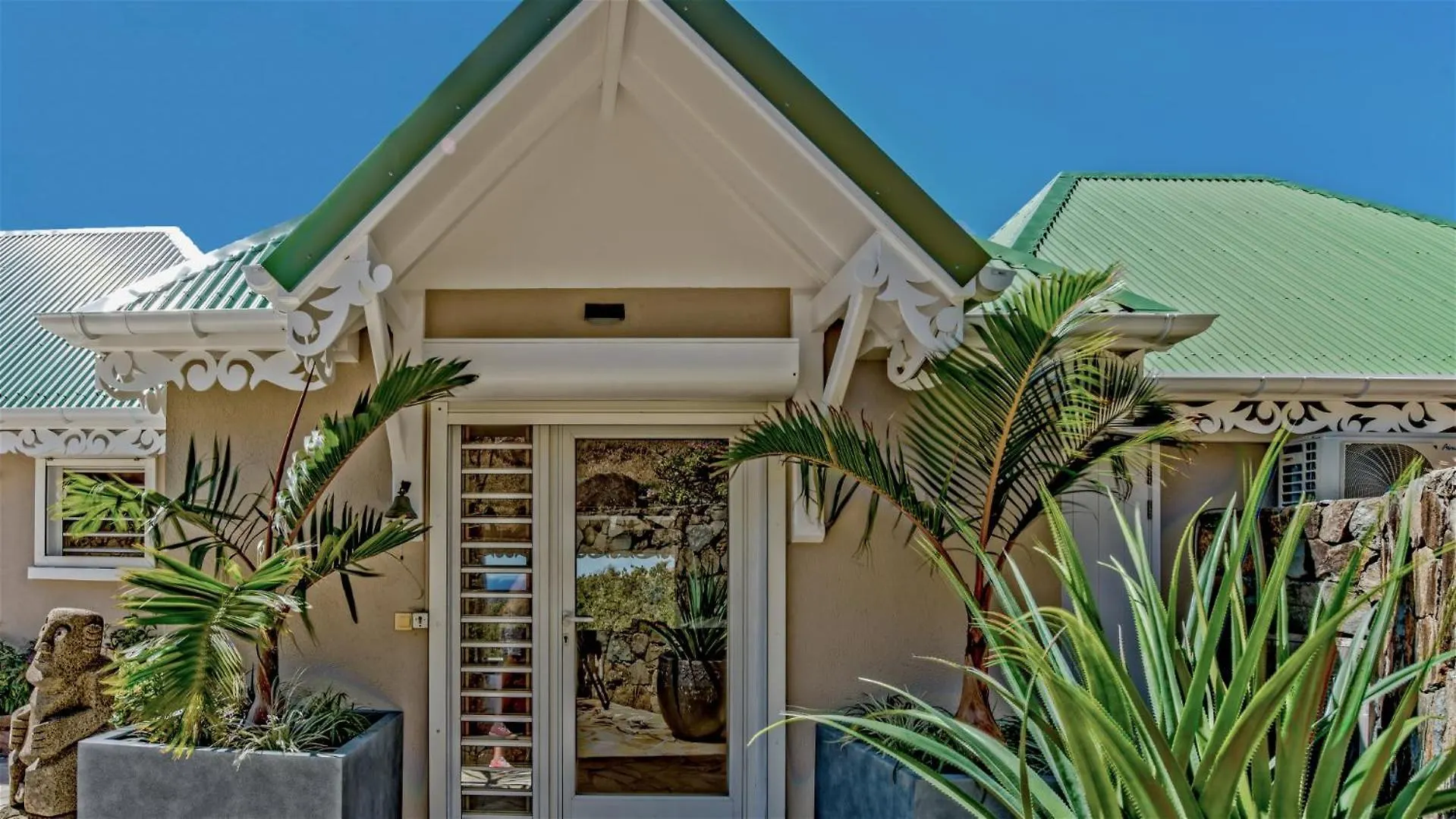 Hillside villa with a glorious sunset views 古斯塔维亚