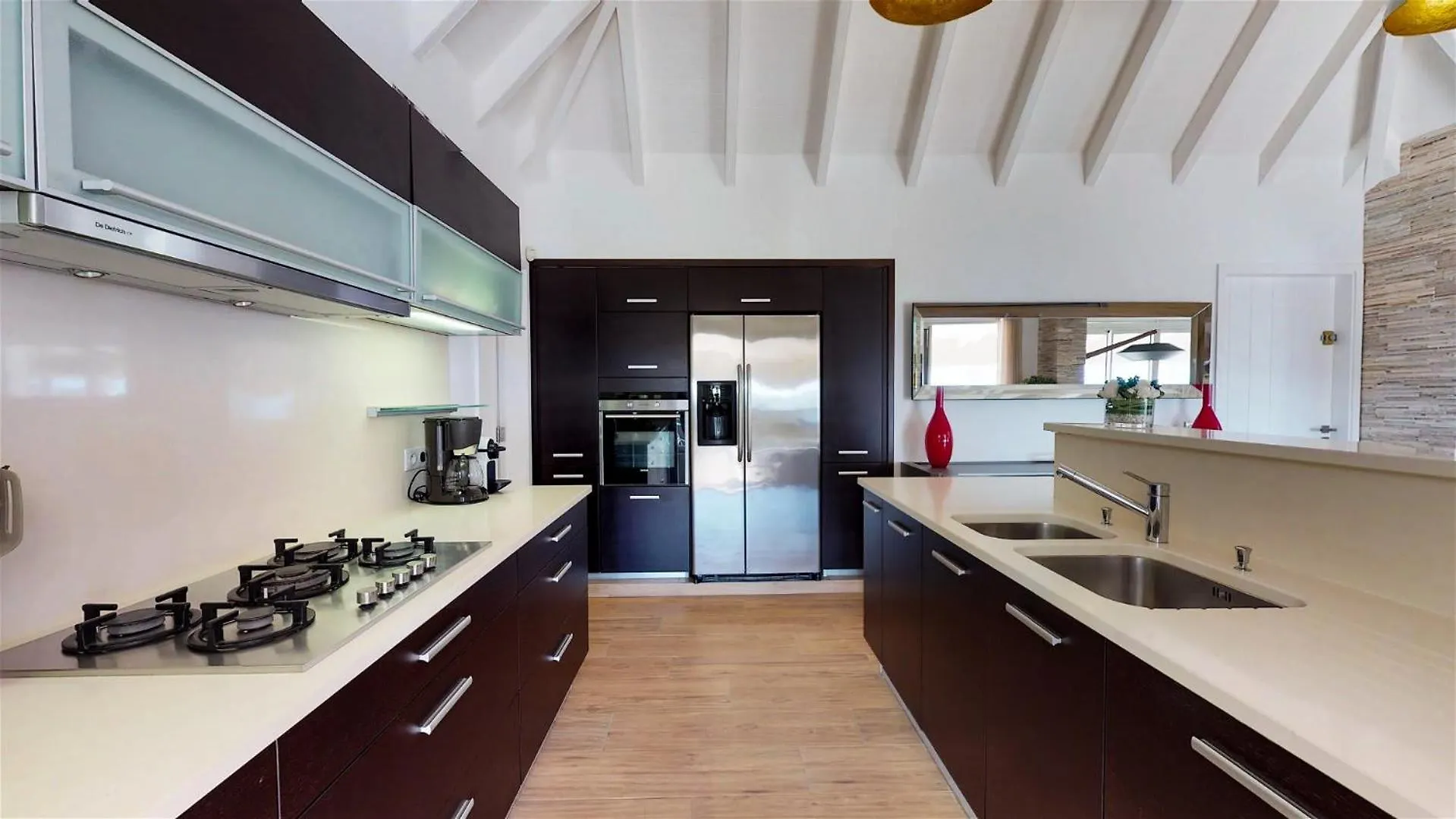 Hillside villa with a glorious sunset views 古斯塔维亚