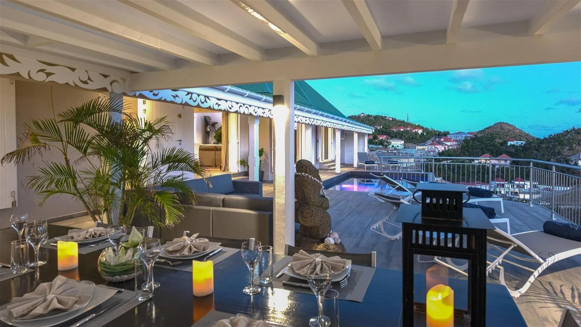 Hillside villa with a glorious sunset views Gustavia